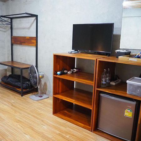 Banmai87 Guest House บ้านไม้87 เกสต์เฮ้าส์ Ayutthaya Eksteriør bilde