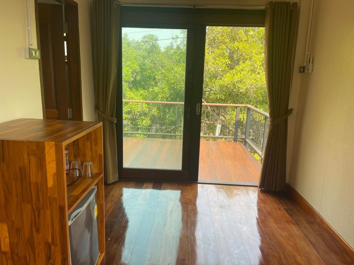Banmai87 Guest House บ้านไม้87 เกสต์เฮ้าส์ Ayutthaya Eksteriør bilde