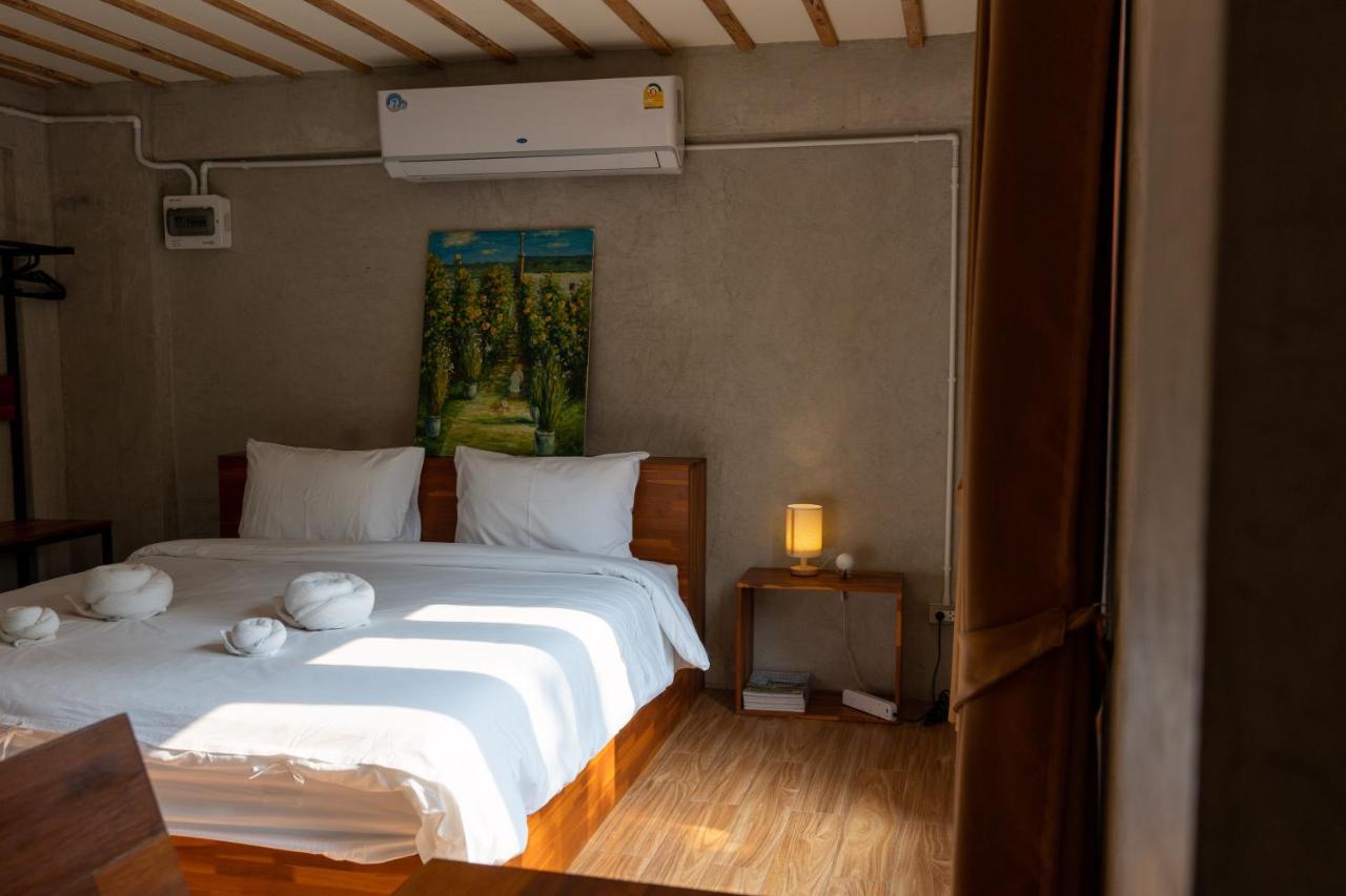 Banmai87 Guest House บ้านไม้87 เกสต์เฮ้าส์ Ayutthaya Eksteriør bilde