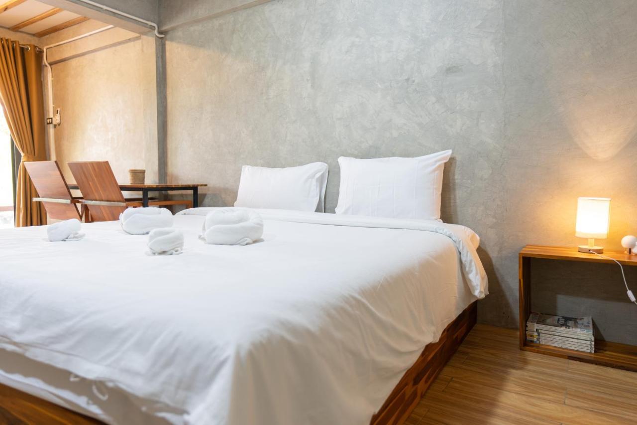 Banmai87 Guest House บ้านไม้87 เกสต์เฮ้าส์ Ayutthaya Eksteriør bilde