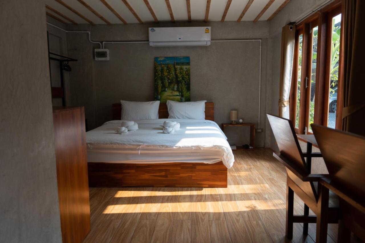Banmai87 Guest House บ้านไม้87 เกสต์เฮ้าส์ Ayutthaya Eksteriør bilde