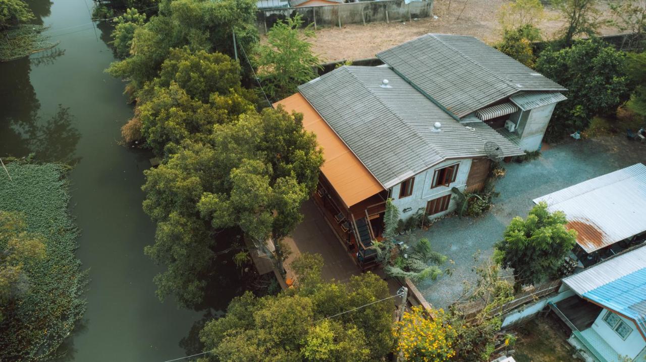 Banmai87 Guest House บ้านไม้87 เกสต์เฮ้าส์ Ayutthaya Eksteriør bilde