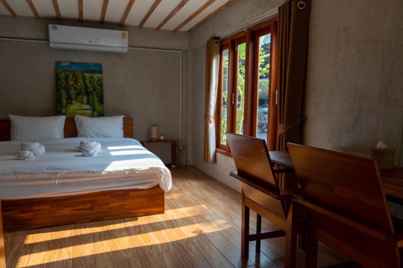 Banmai87 Guest House บ้านไม้87 เกสต์เฮ้าส์ Ayutthaya Eksteriør bilde
