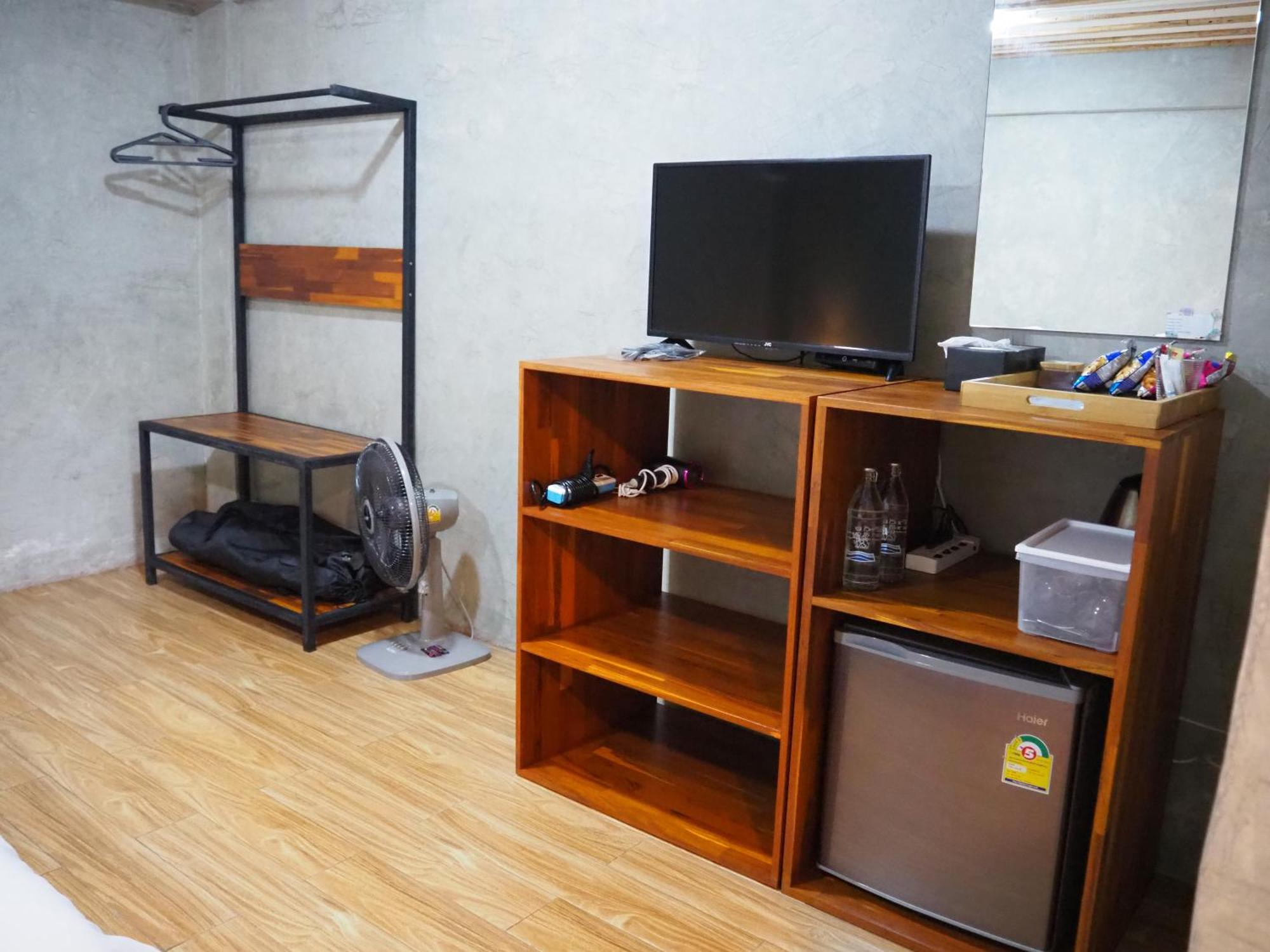 Banmai87 Guest House บ้านไม้87 เกสต์เฮ้าส์ Ayutthaya Eksteriør bilde