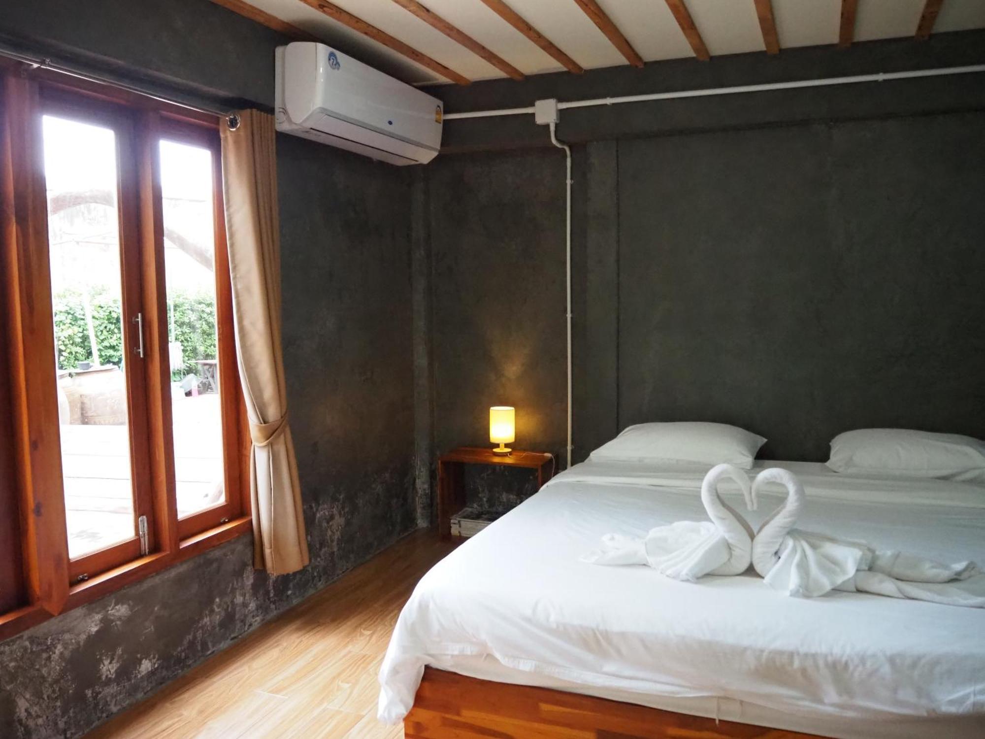 Banmai87 Guest House บ้านไม้87 เกสต์เฮ้าส์ Ayutthaya Eksteriør bilde