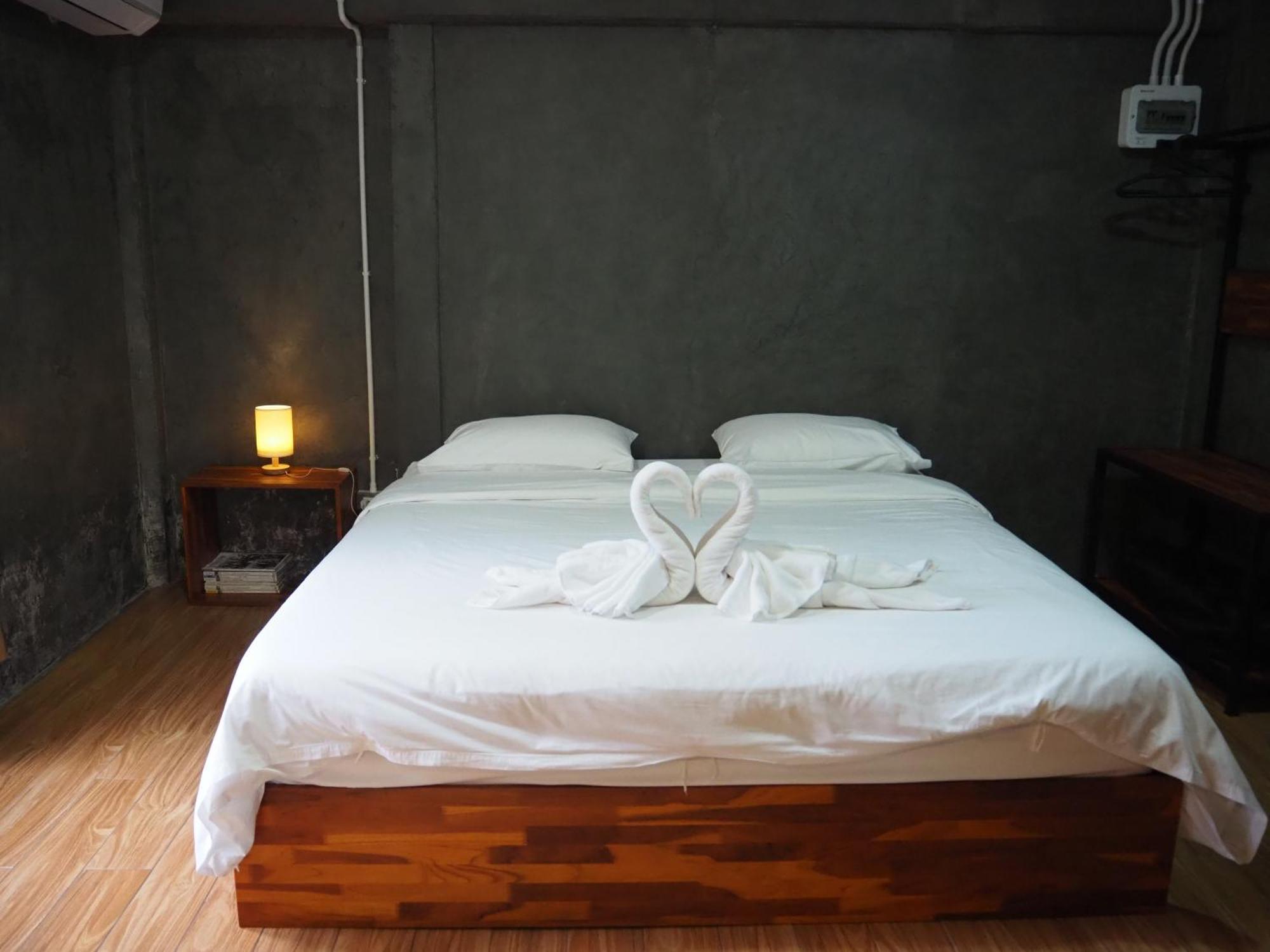 Banmai87 Guest House บ้านไม้87 เกสต์เฮ้าส์ Ayutthaya Eksteriør bilde