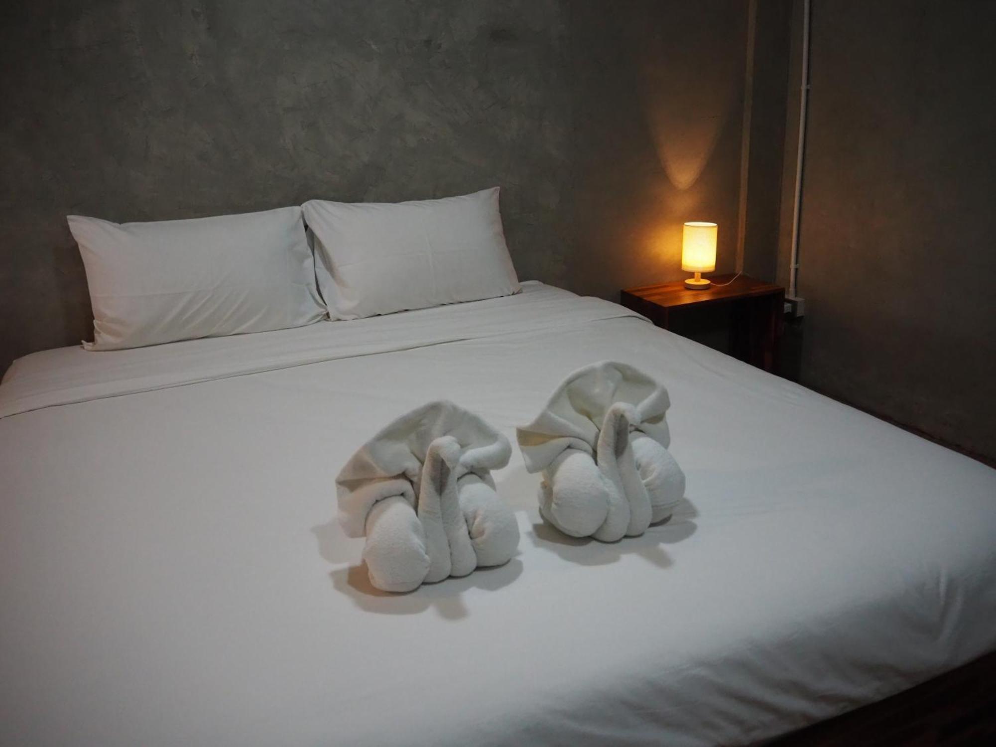 Banmai87 Guest House บ้านไม้87 เกสต์เฮ้าส์ Ayutthaya Eksteriør bilde