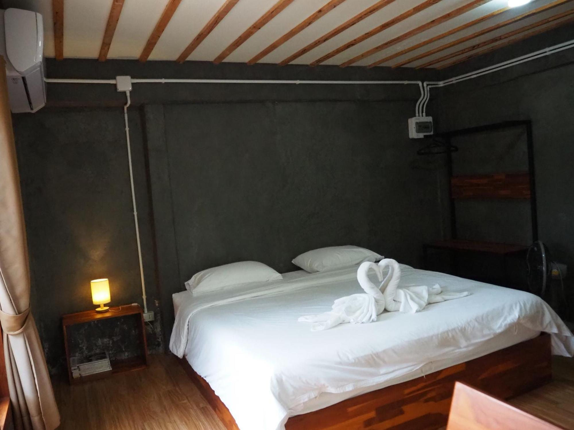 Banmai87 Guest House บ้านไม้87 เกสต์เฮ้าส์ Ayutthaya Eksteriør bilde
