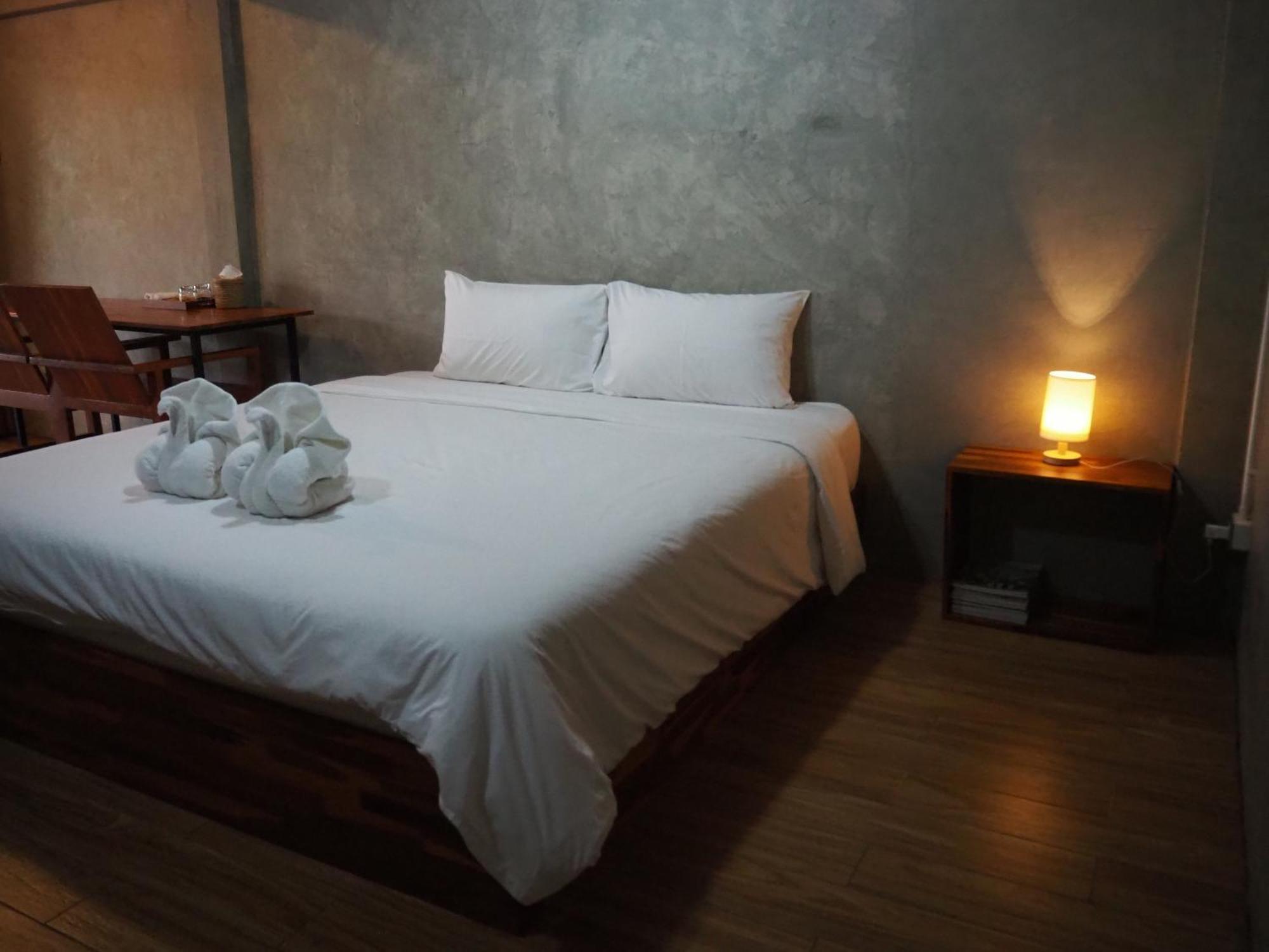 Banmai87 Guest House บ้านไม้87 เกสต์เฮ้าส์ Ayutthaya Eksteriør bilde