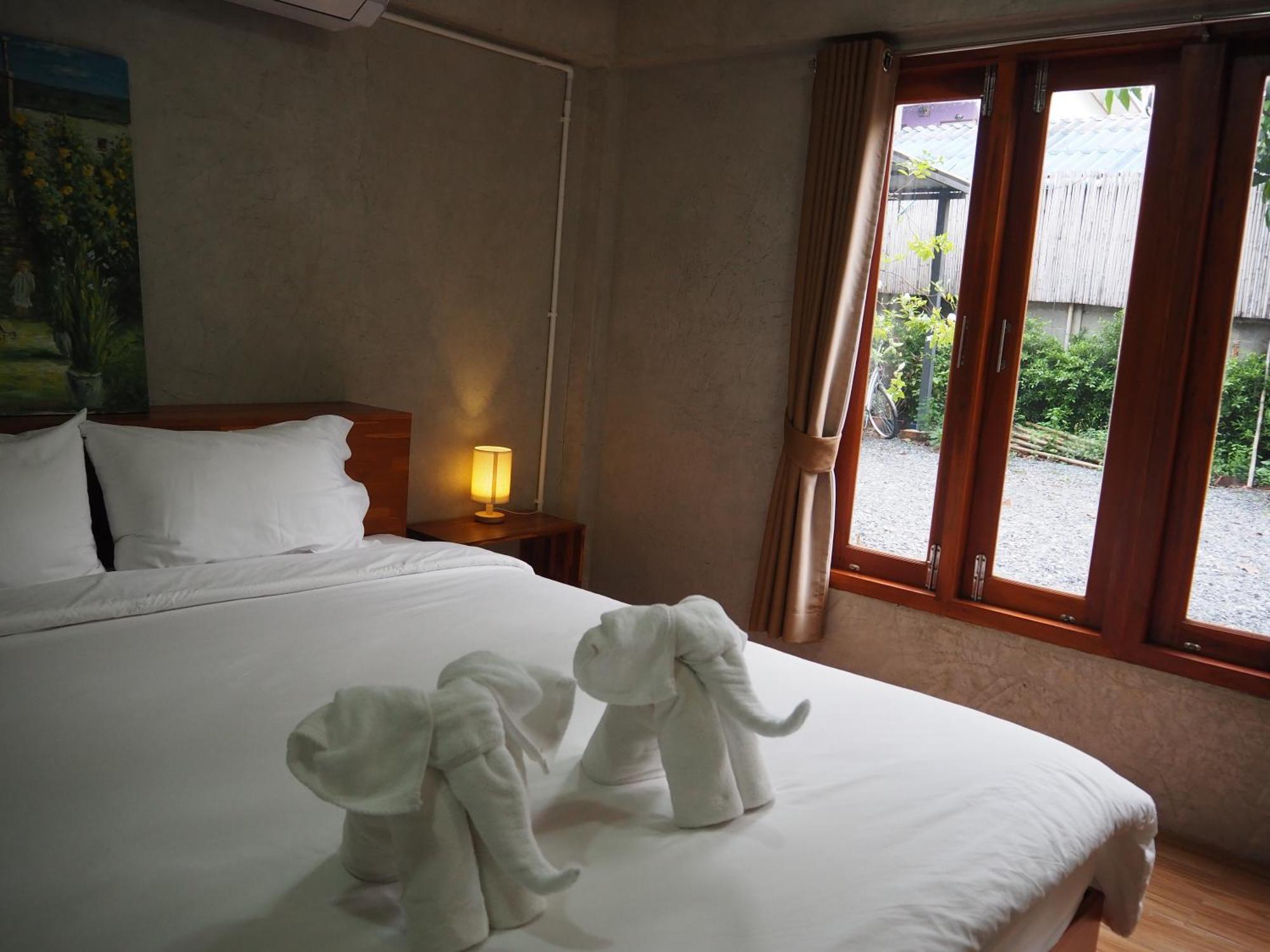 Banmai87 Guest House บ้านไม้87 เกสต์เฮ้าส์ Ayutthaya Eksteriør bilde