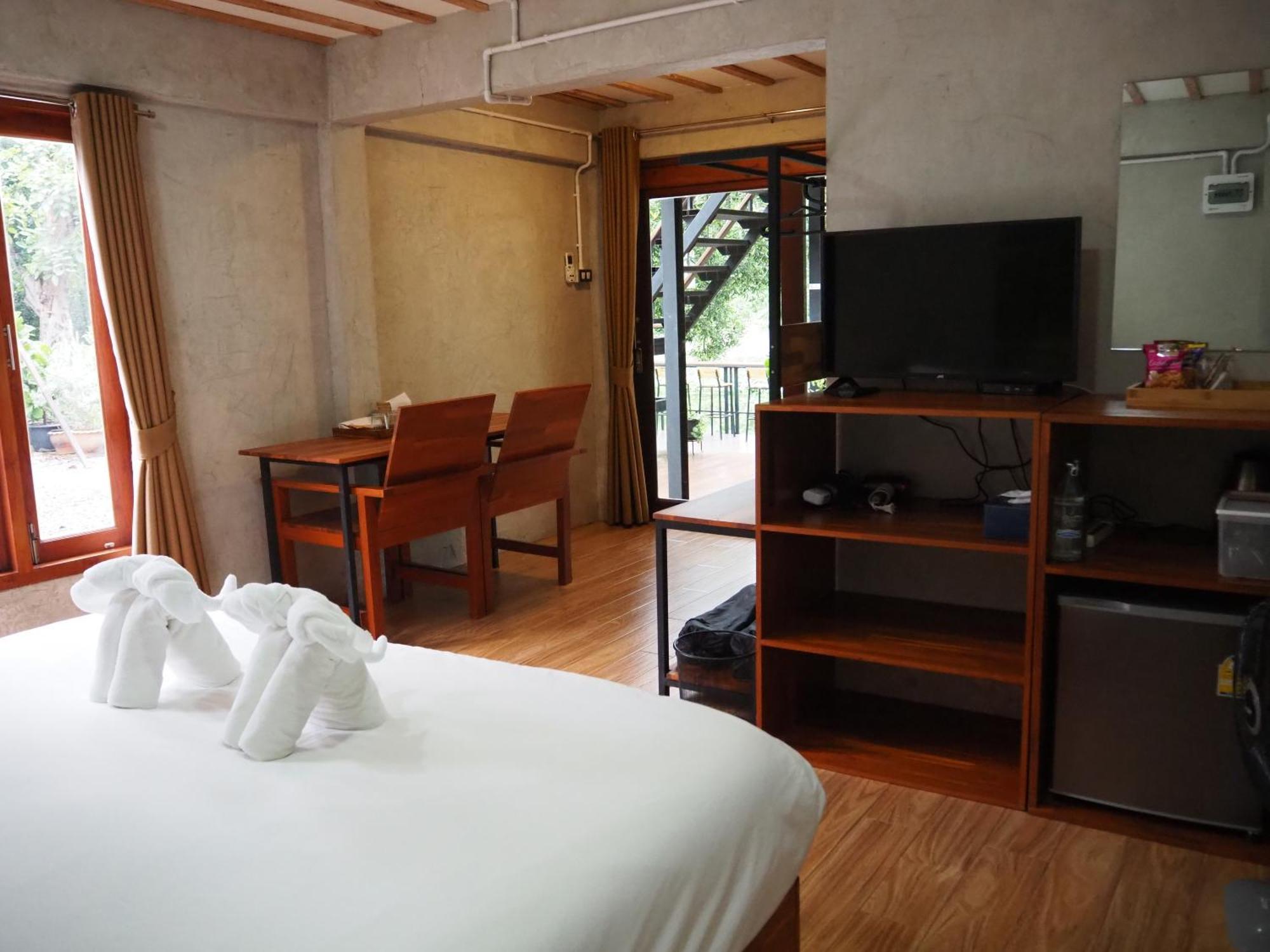 Banmai87 Guest House บ้านไม้87 เกสต์เฮ้าส์ Ayutthaya Eksteriør bilde